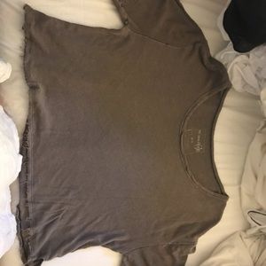 Short sleeved crop top.